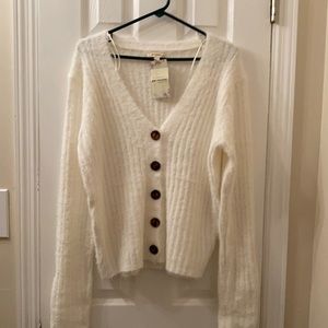New with tags women’s sweater